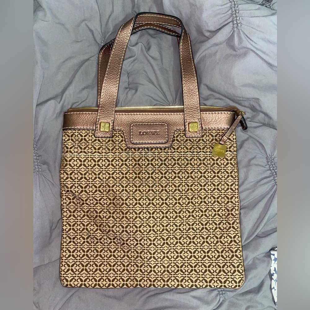 🍂LOEWE Anagram Tote Bag